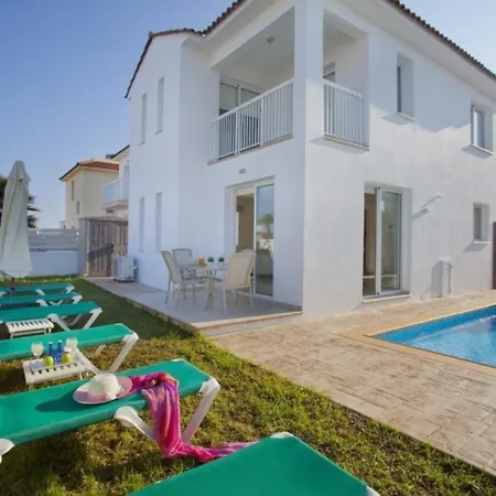 Dorothy 2 Minute Walk From Pernera Beach 111 * Protaras
